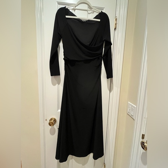 Atrizia Babaton Dresses & Skirts - Babaton Flattering V-neck Black Dress with Side Rouching NWT